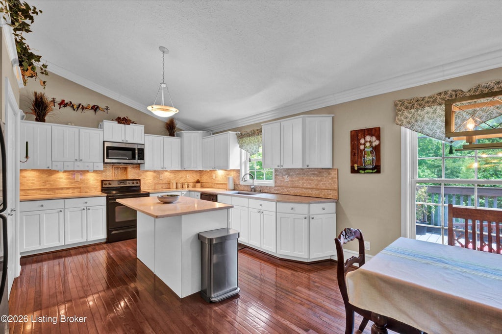 Photo of 5494 Old Sligo Rd, La Grange, KY 40031 (MLS # 1722666)