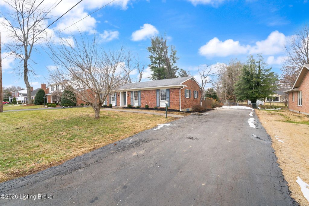 Photo of 3600 Sorrento Ave, Louisville, KY 40241 (MLS # 1708994)