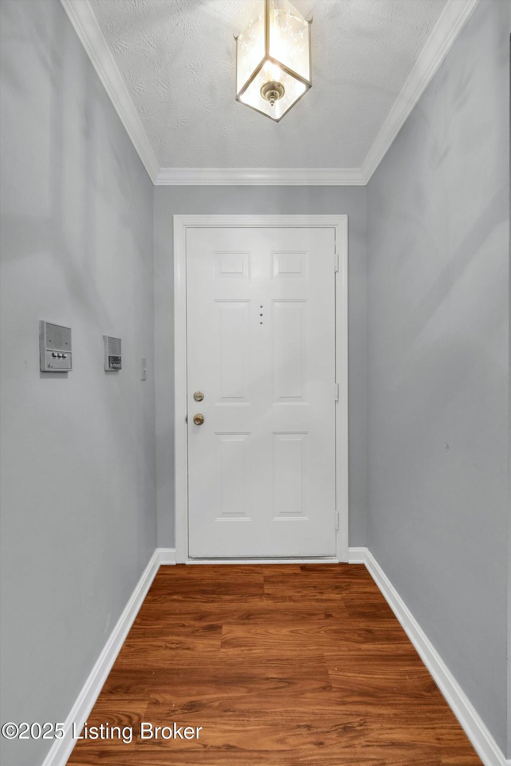 Photo of 701 Forest Park Rd, Louisville, KY 40223 (MLS # 1704712)