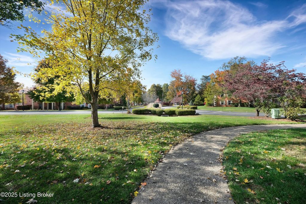 Photo of 701 Forest Park Rd, Louisville, KY 40223 (MLS # 1704712)