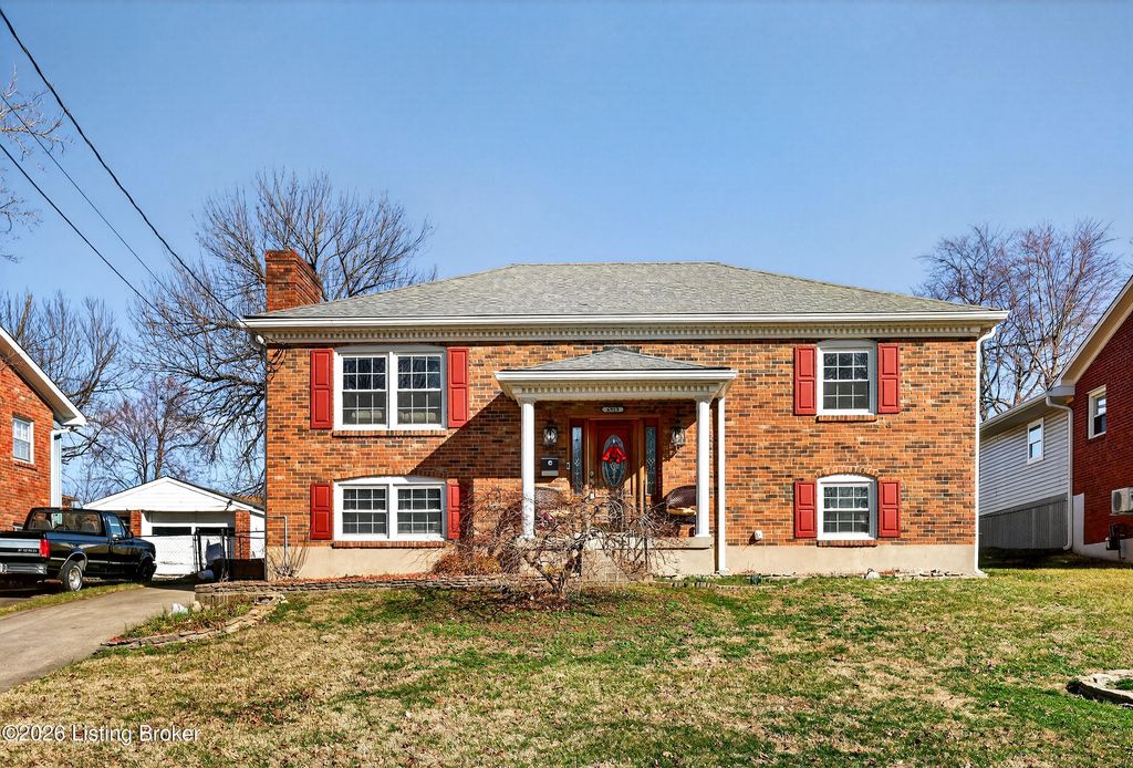 Photo of 6913 Norlynn Dr, Louisville, KY 40228 (MLS # 1715221)