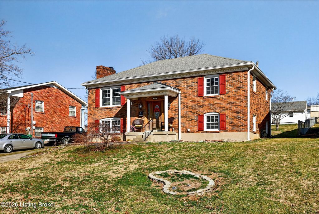 Photo of 6913 Norlynn Dr, Louisville, KY 40228 (MLS # 1715221)