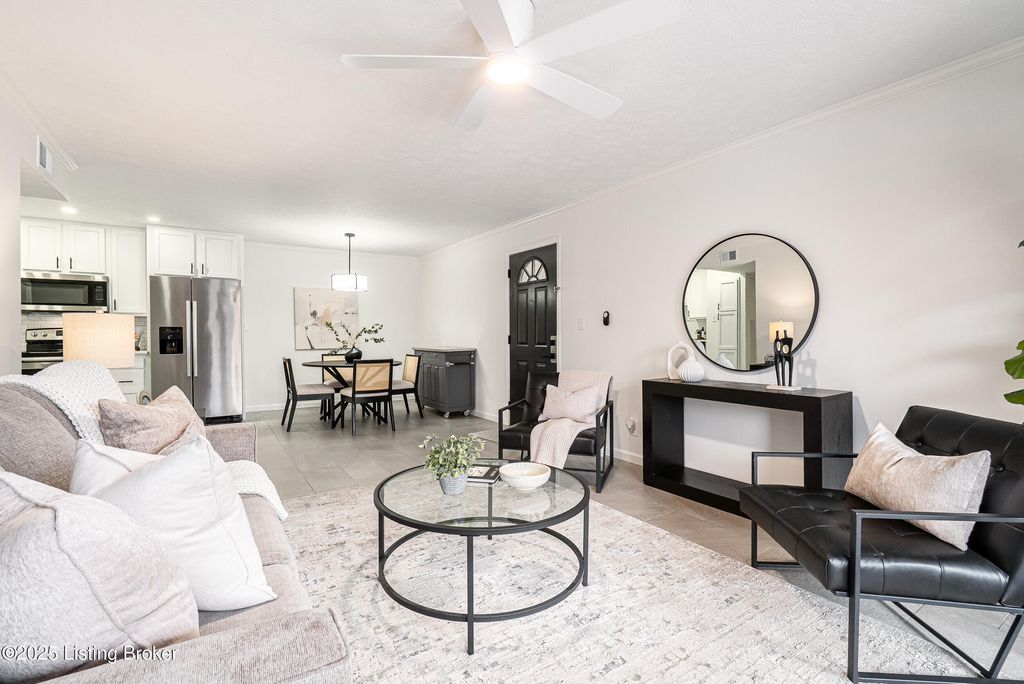 Photo of 7910 Grenoble Ln #A, Prospect, KY 40059 (MLS # 1704550)