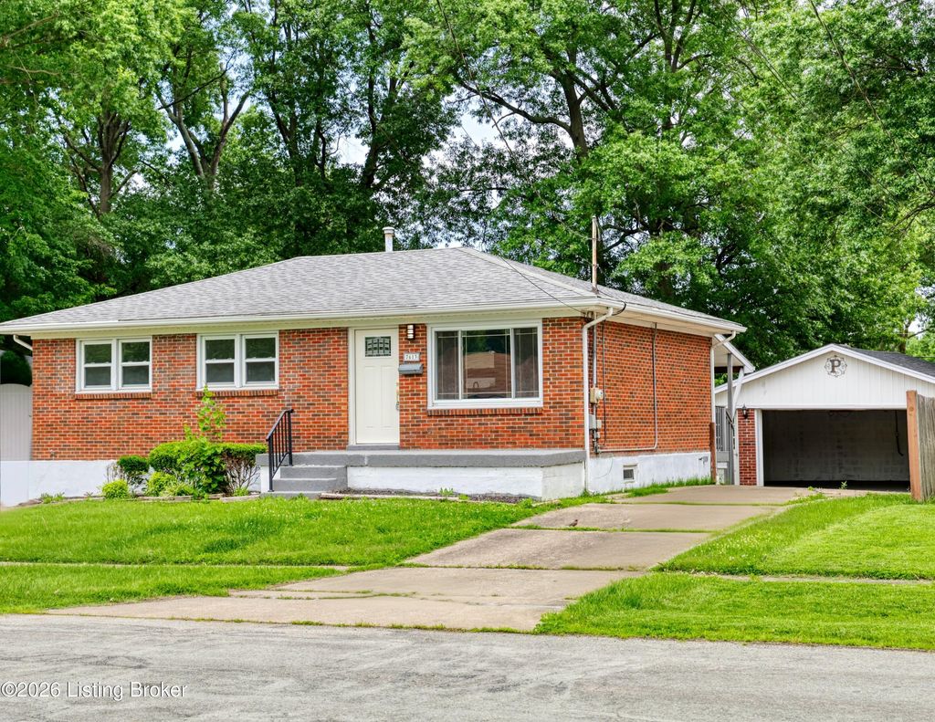 Photo of 7613 Lesane Dr, Louisville, KY 40214 (MLS # 1719082)