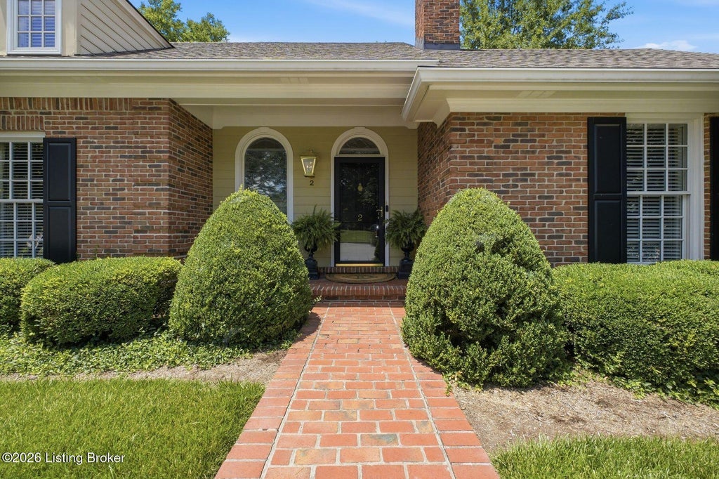 Photo of 2 Brownsboro Hill Rd, Louisville, KY 40207 (MLS # 1720716)