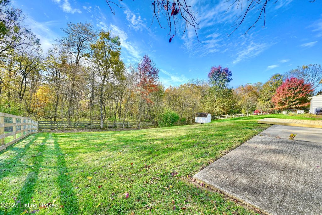 Photo of 2163 Bluegrama Dr, Burlington, KY 41005 (MLS # 1703307)