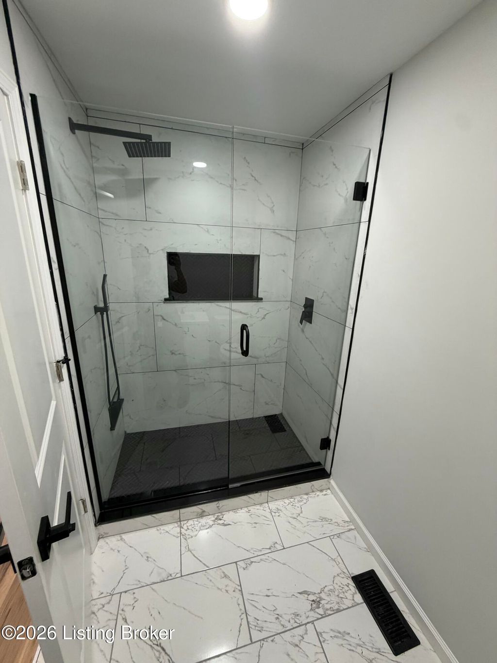 Photo of 1704 Bicknell Ave, Louisville, KY 40215 (MLS # 1713473)