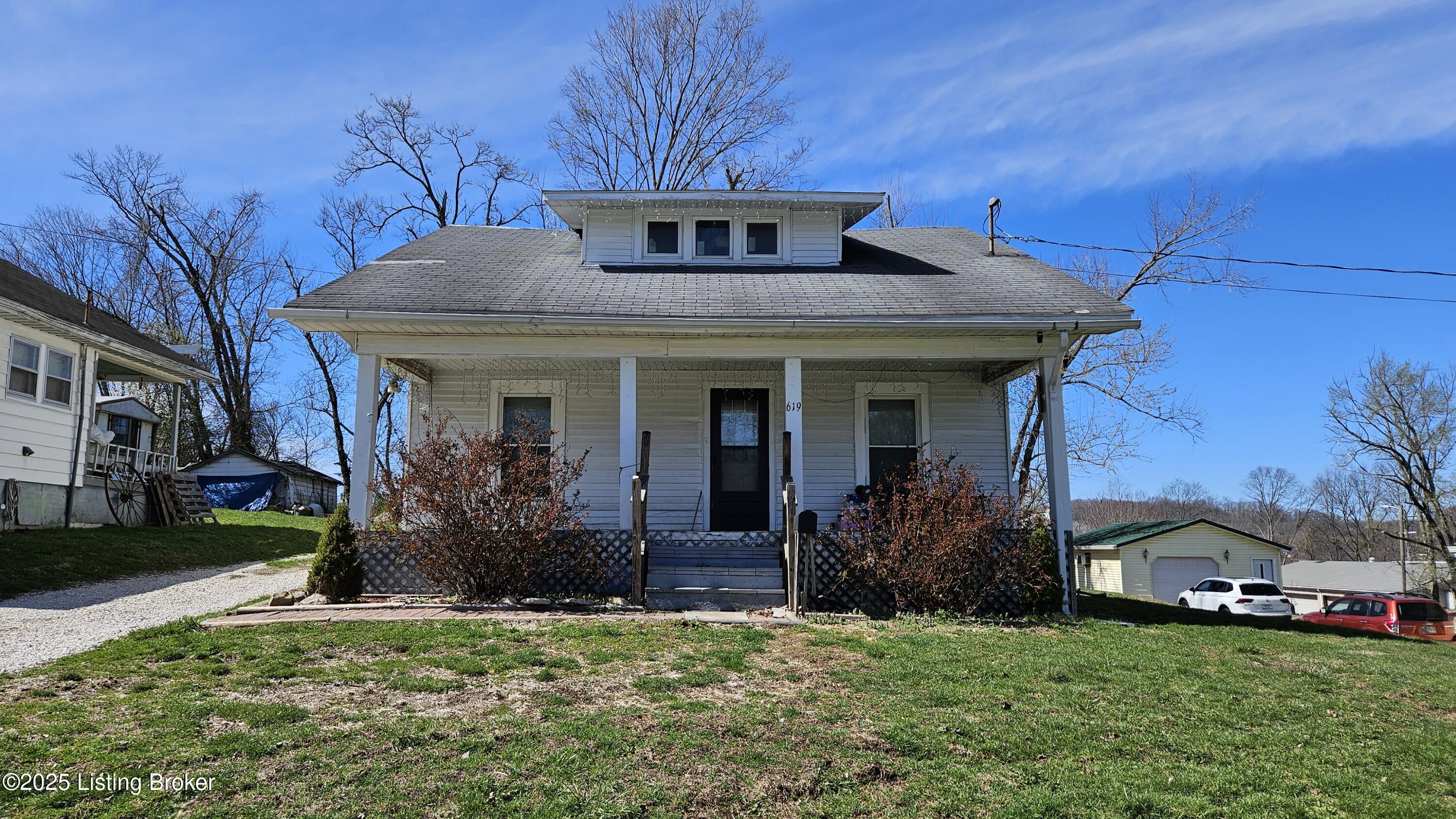 619 Walnut St, Paoli, Indiana image 2