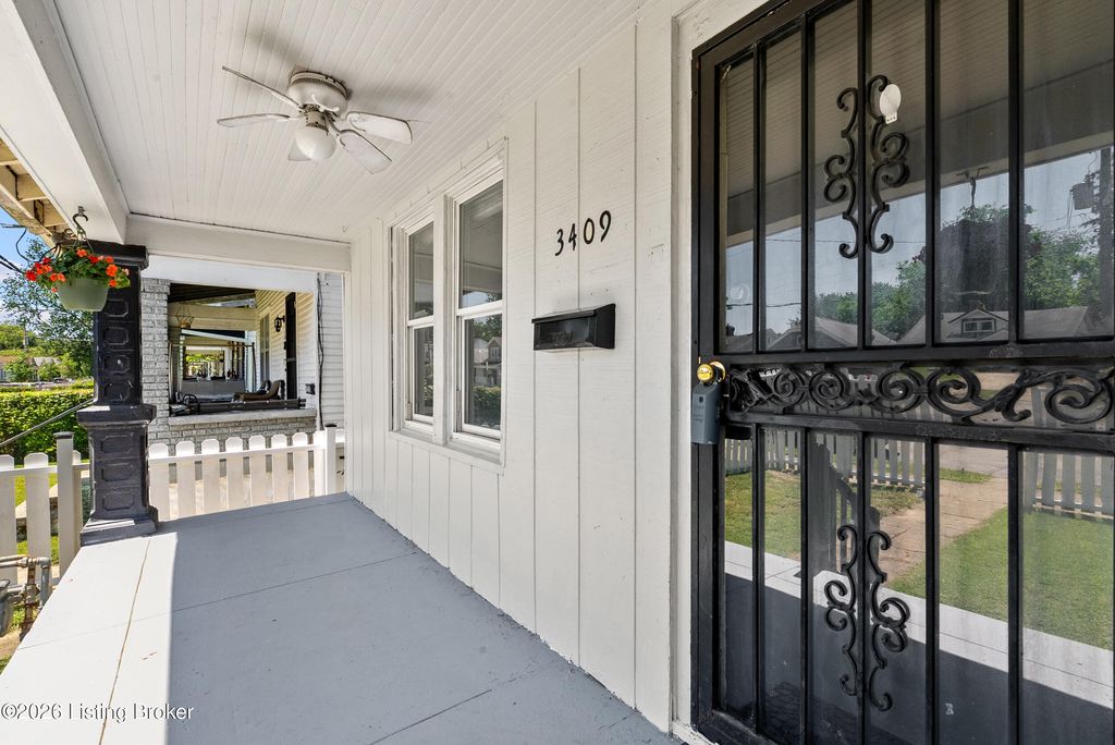 Photo of 3409 Del Park Terrace, Louisville, KY 40211 (MLS # 1717022)