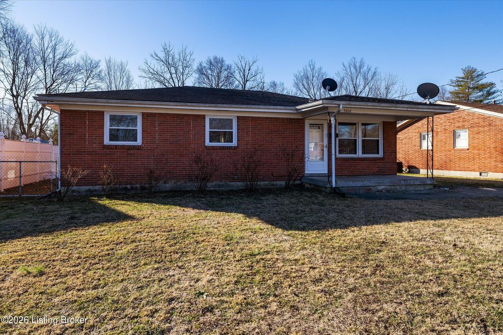 Photo of 3802 Oakleaf Ln, Louisville, KY 40219 (MLS # 1707620)
