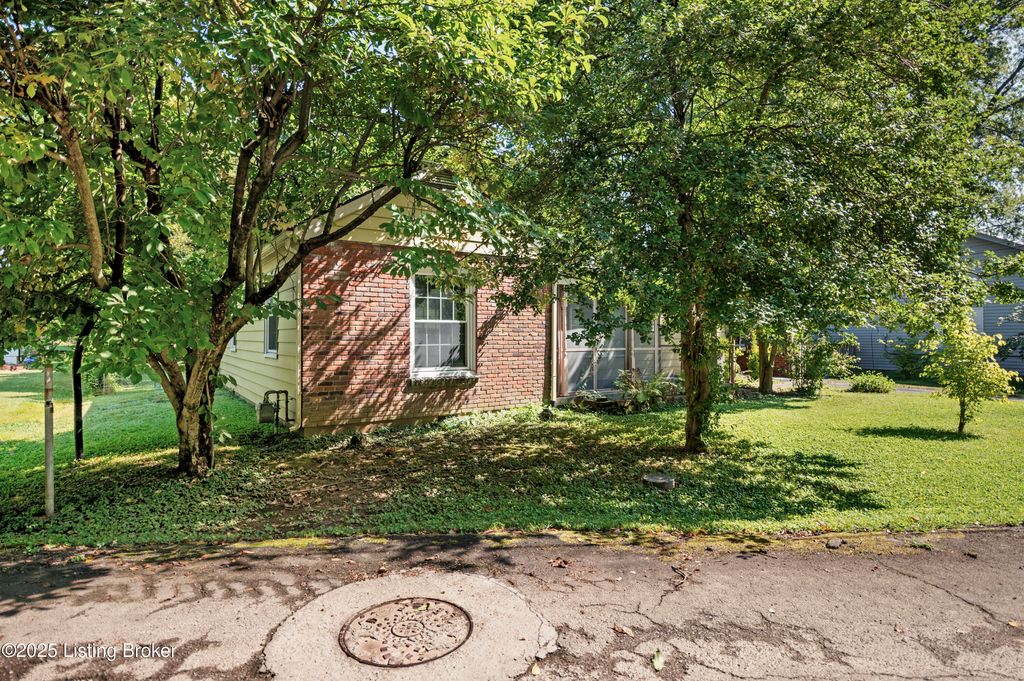 Photo of 3807 Ethel Ave, Louisville, KY 40218 (MLS # 1704191)