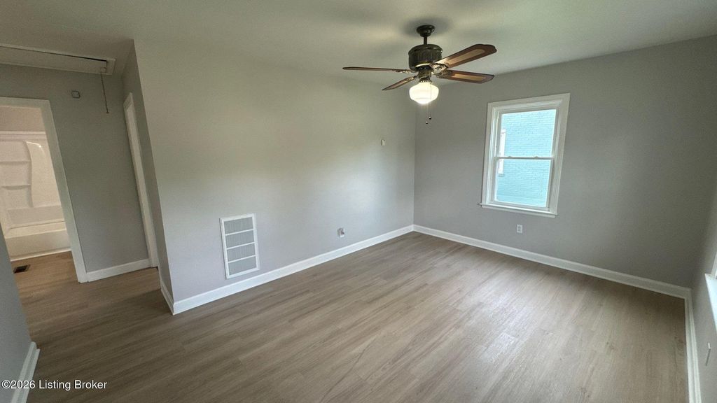 Photo of 1131 W Indian Trail, Louisville, KY 40213 (MLS # 1716874)