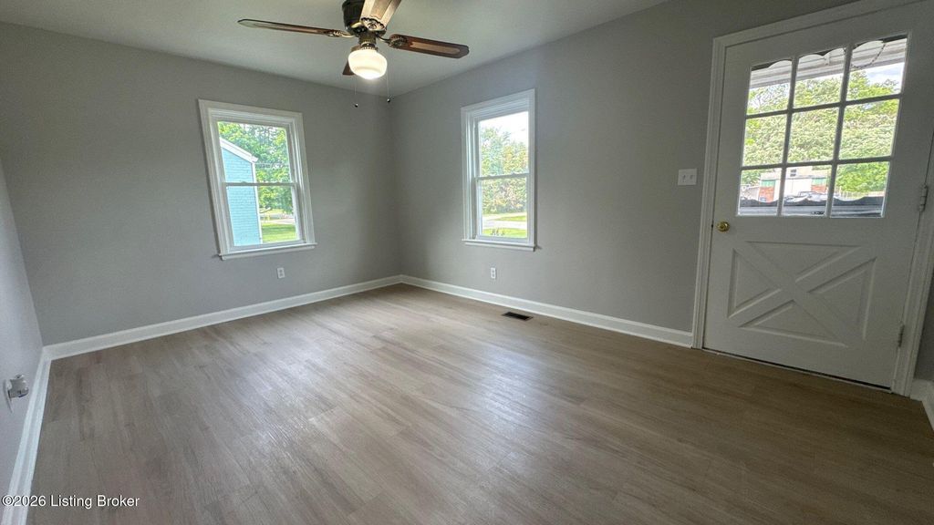 Photo of 1131 W Indian Trail, Louisville, KY 40213 (MLS # 1716874)