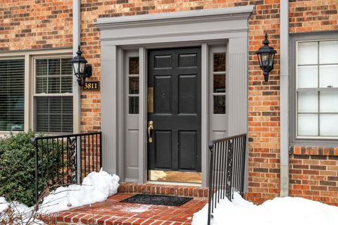 Photo of 3811 Washington Square #APT 1G, Louisville, KY 40207 (MLS # 1708414)