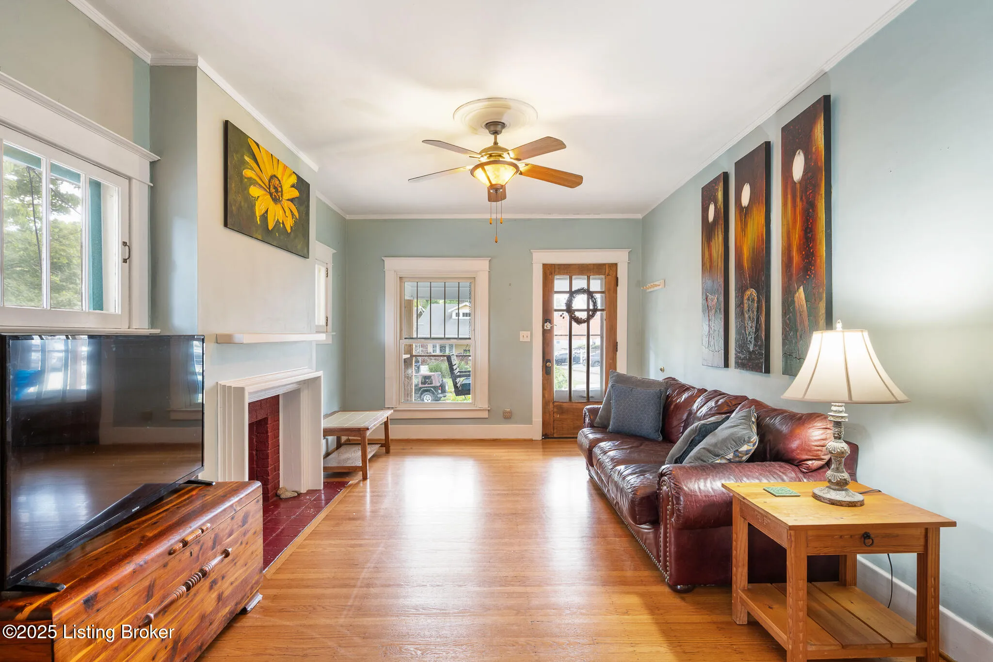 Louisville, Kentucky 40205, United States, 3 Bedrooms Bedrooms, ,1 BathroomBathrooms,Residential,Active,220963