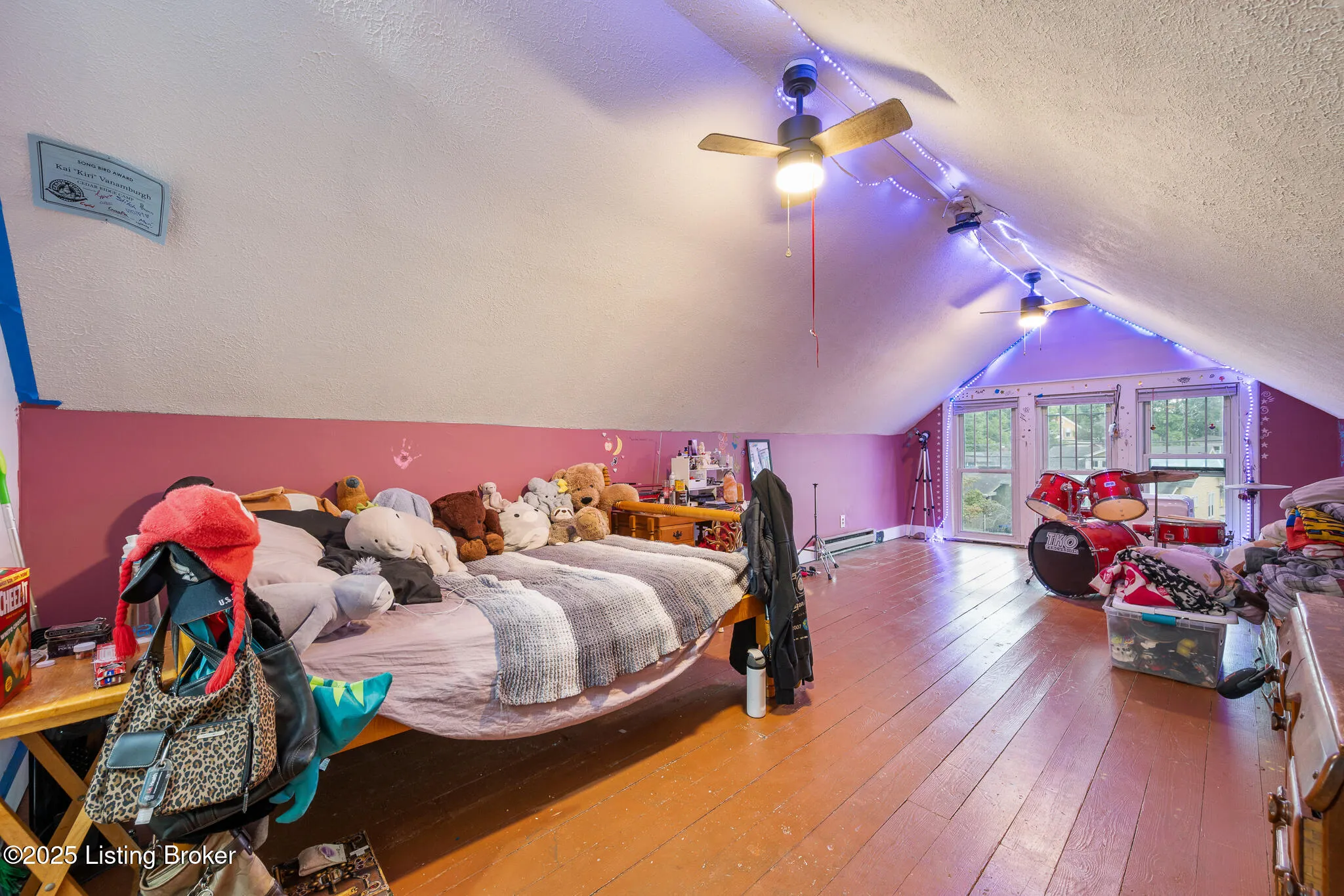 Louisville, Kentucky 40205, United States, 3 Bedrooms Bedrooms, ,1 BathroomBathrooms,Residential,Active,220963