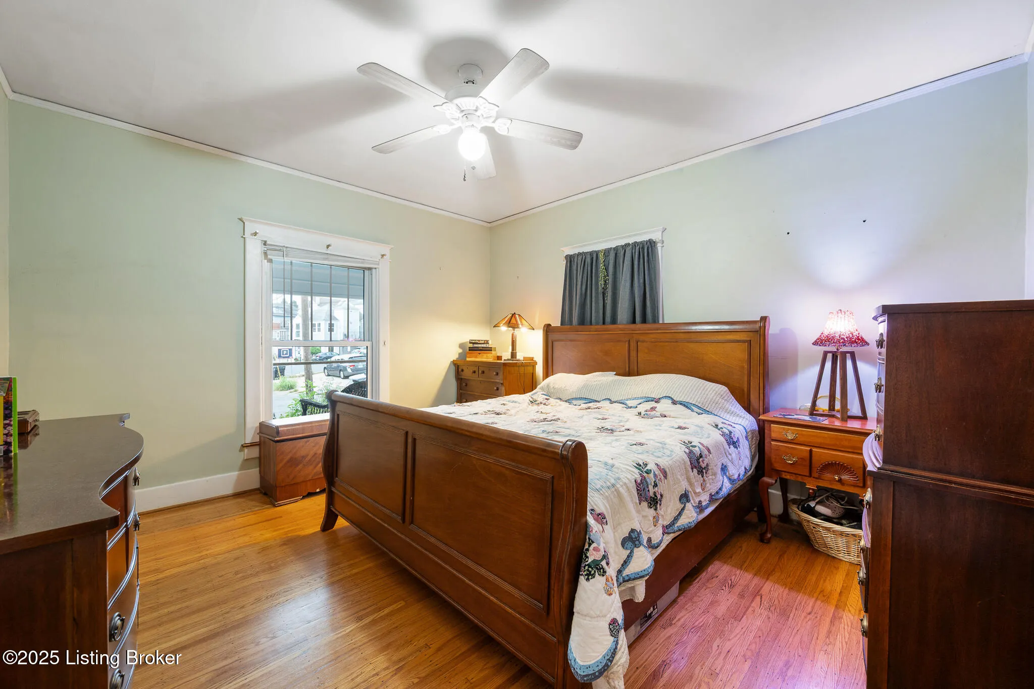 Louisville, Kentucky 40205, United States, 3 Bedrooms Bedrooms, ,1 BathroomBathrooms,Residential,Active,220963