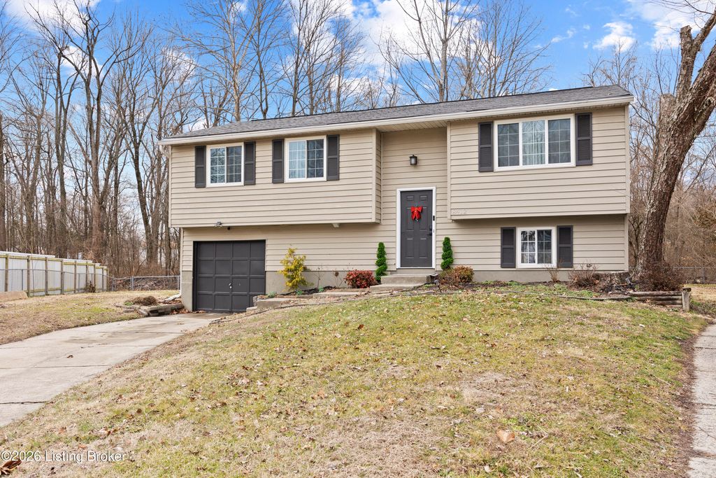 Photo of 8412 Calm Ln, Louisville, KY 40219 (MLS # 1717836)