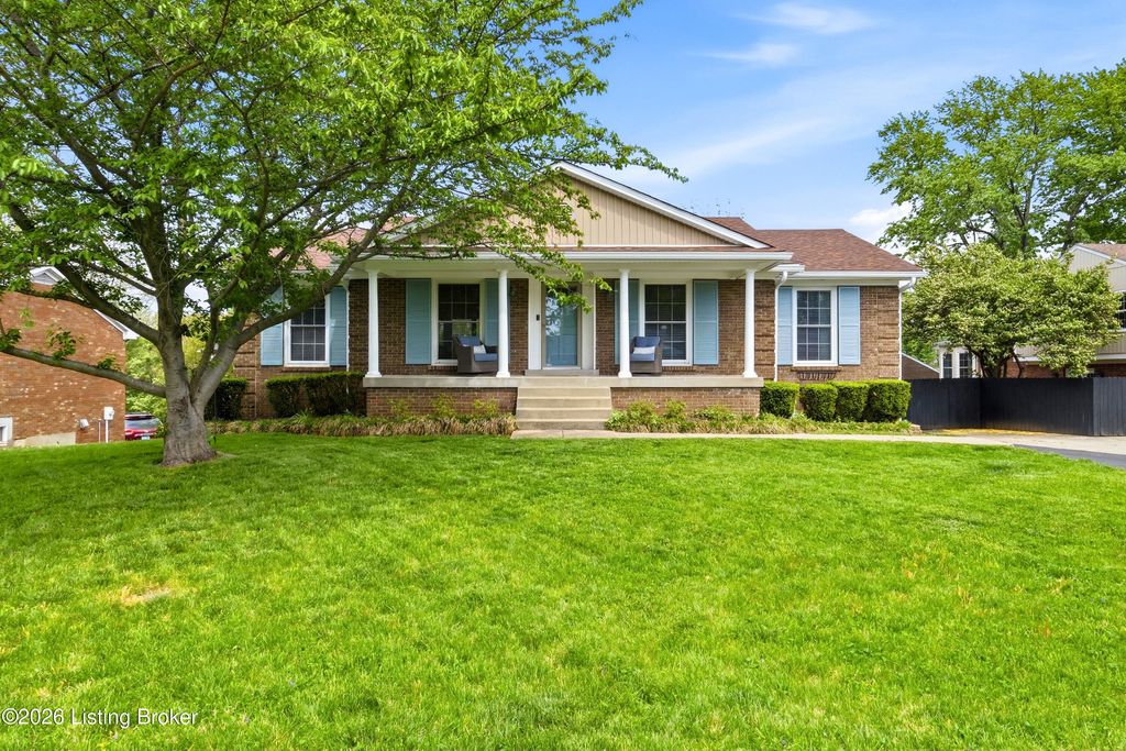 Photo of 4713 Longborough Ct, Jeffersontown, KY 40299 (MLS # 1714726)