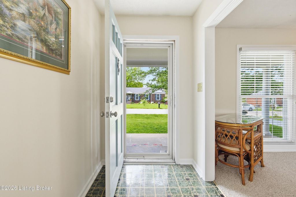 Photo of 4713 Longborough Ct, Jeffersontown, KY 40299 (MLS # 1714726)