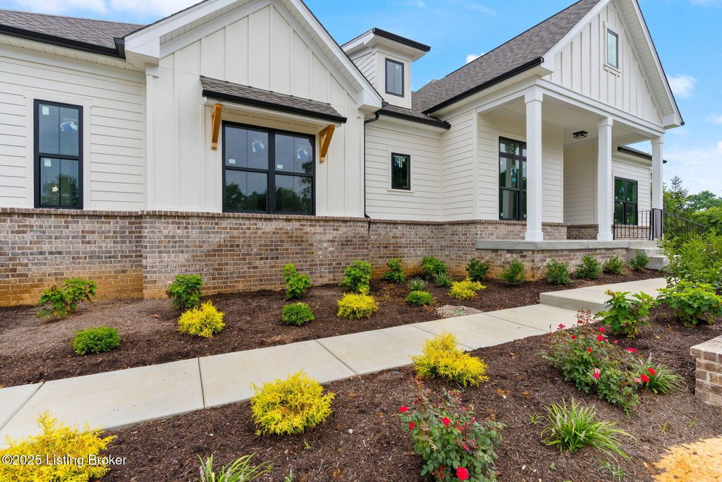 Photo of 3015 Heather Green Blvd, La Grange, KY 40031 (MLS # 1718504)