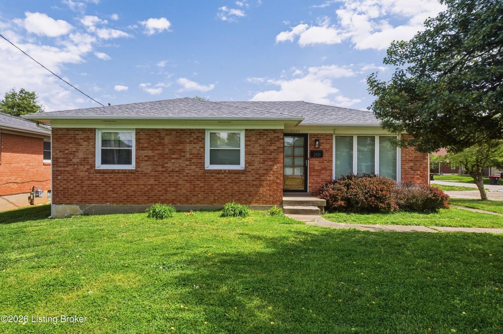 Photo of 2929 Delor Ave, Louisville, KY 40217 (MLS # 1718437)