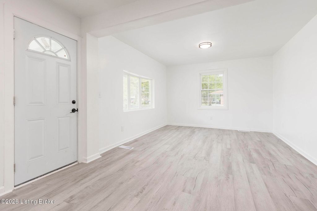 Photo of 1264 Lipps Ln, Louisville, KY 40219 (MLS # 1715113)