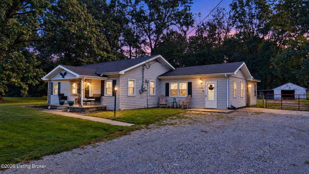Photo of 978 Raymond Rd, Shepherdsville, KY 40165 (MLS # 1731114)