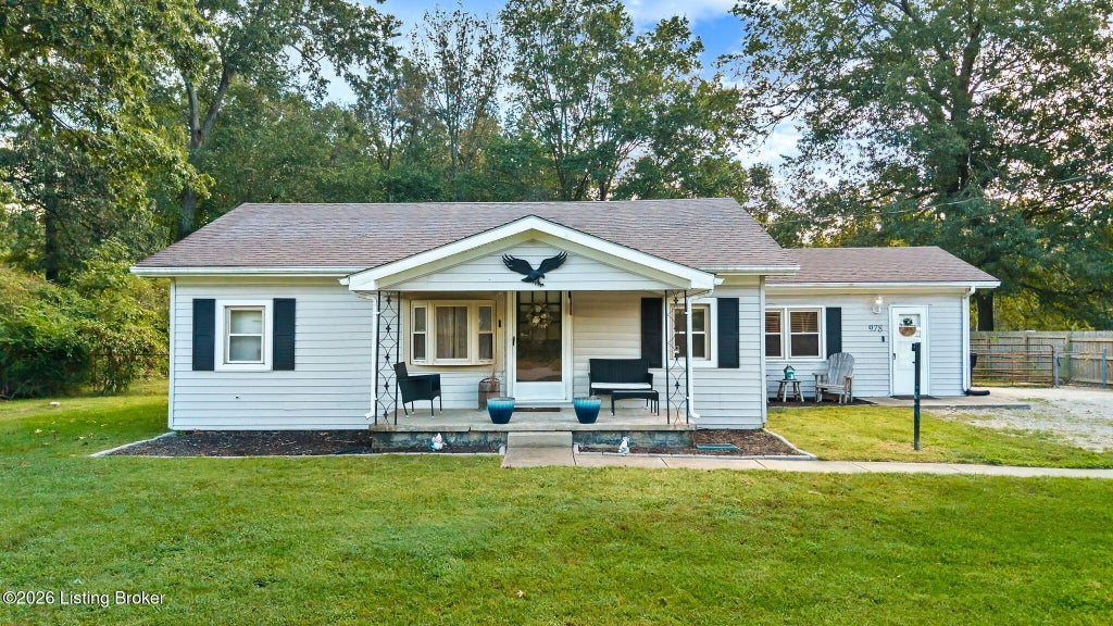 Photo of 978 Raymond Rd, Shepherdsville, KY 40165 (MLS # 1731114)