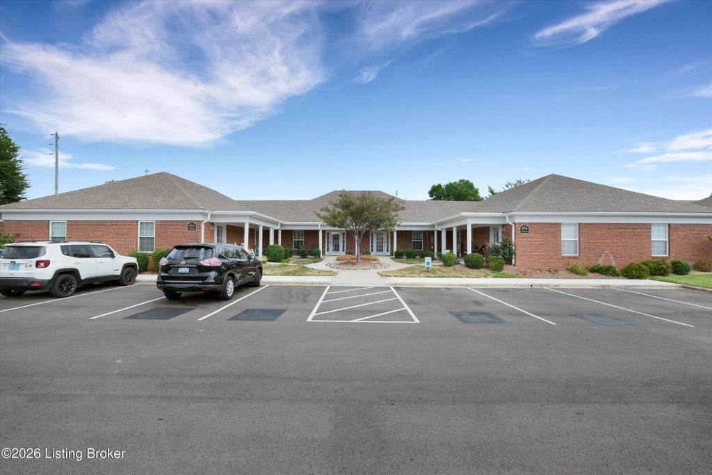 Photo of 7906 Stovall Ct, Louisville, KY 40228 (MLS # 1728509)