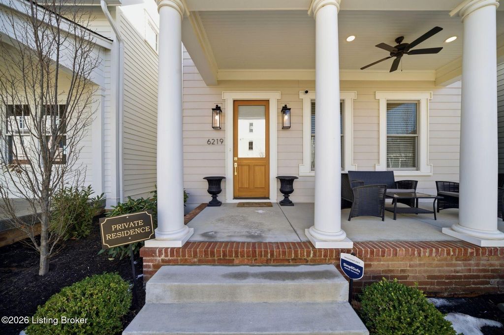 Photo of 6219 Passionflower Dr, Prospect, KY 40059 (MLS # 1709166)