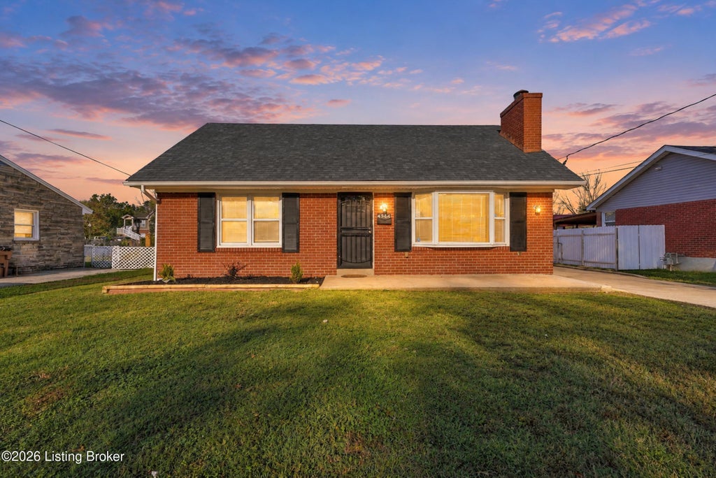 Photo of 4344 Lynnview Dr, Louisville, KY 40216 (MLS # 1732714)