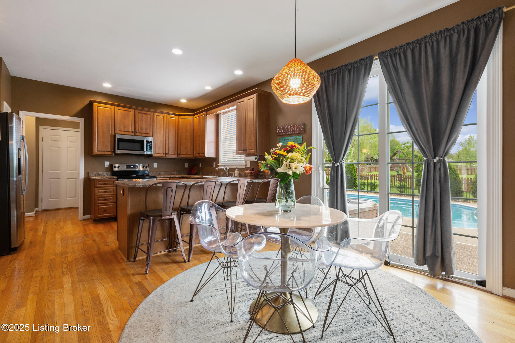2132 Golfview Ct, La Grange, Pennsylvania image 12