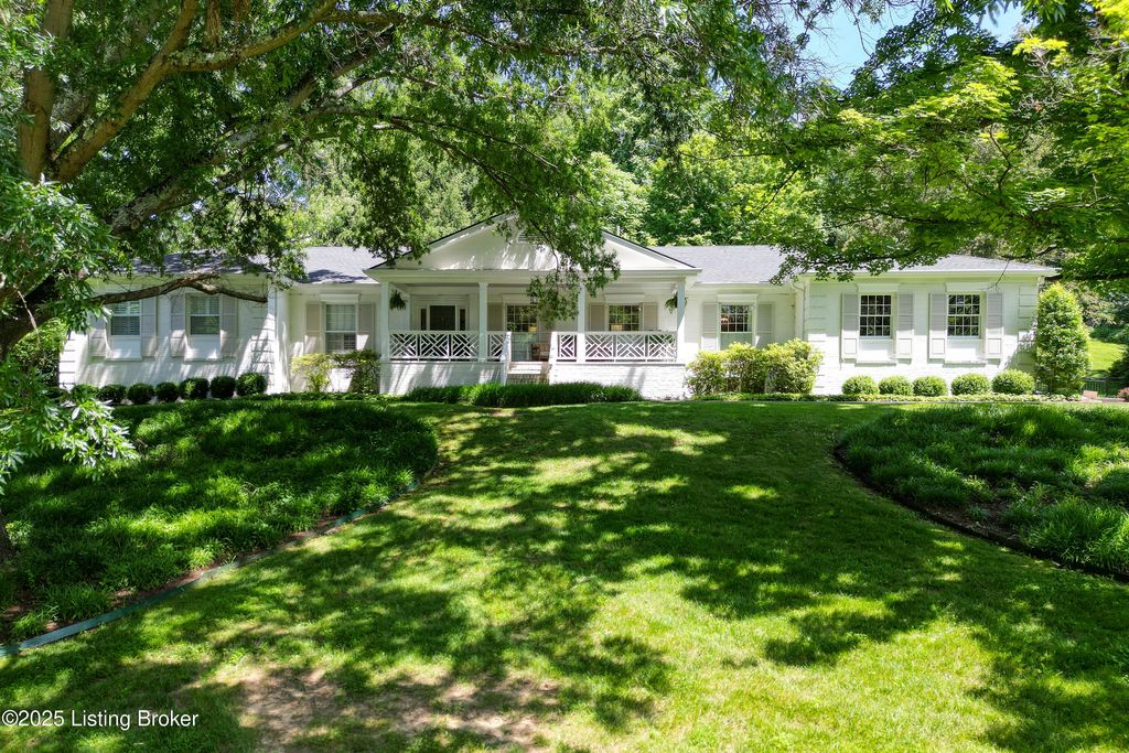 Photo of 71 Indian Hills Trail, Louisville, KY 40207 (MLS # 1705682)