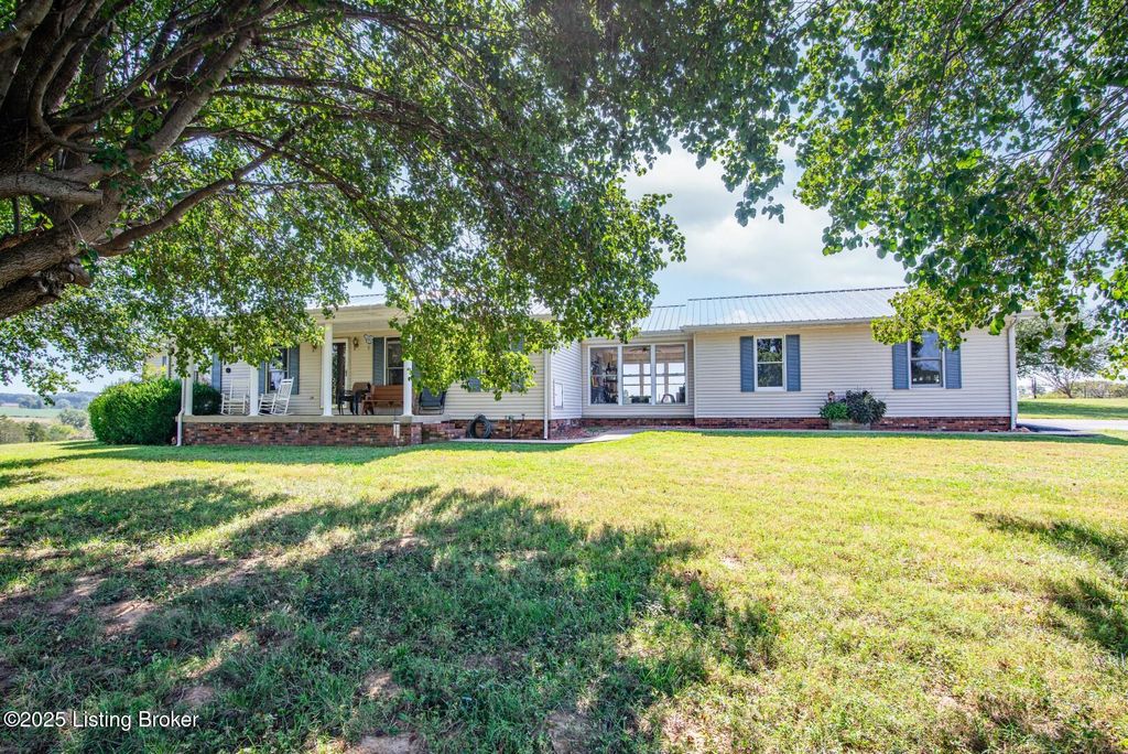 Photo of 253 Boiling Springs Rd, Munfordville, KY 42765 (MLS # 1718891)