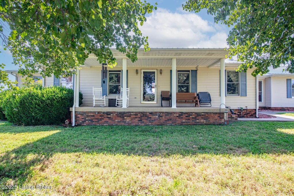 Photo of 253 Boiling Springs Rd, Munfordville, KY 42765 (MLS # 1718891)