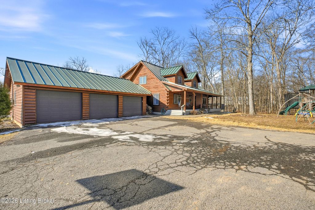 Photo of 1220 Bluegrass Pkwy, La Grange, KY 40031 (MLS # 1709064)