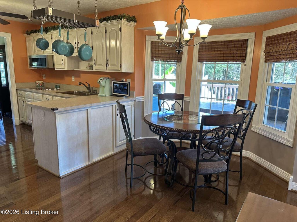 Photo of 1002 Cobblestone Way, Shepherdsville, KY 40165 (MLS # 1730913)