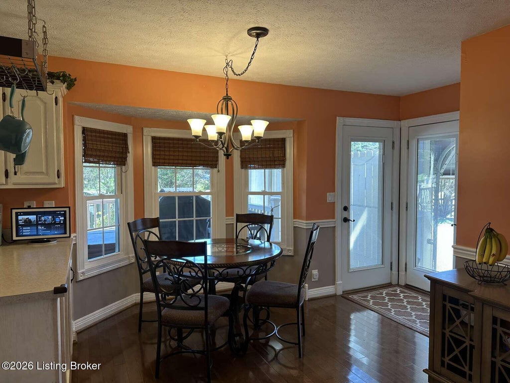 Photo of 1002 Cobblestone Way, Shepherdsville, KY 40165 (MLS # 1730913)