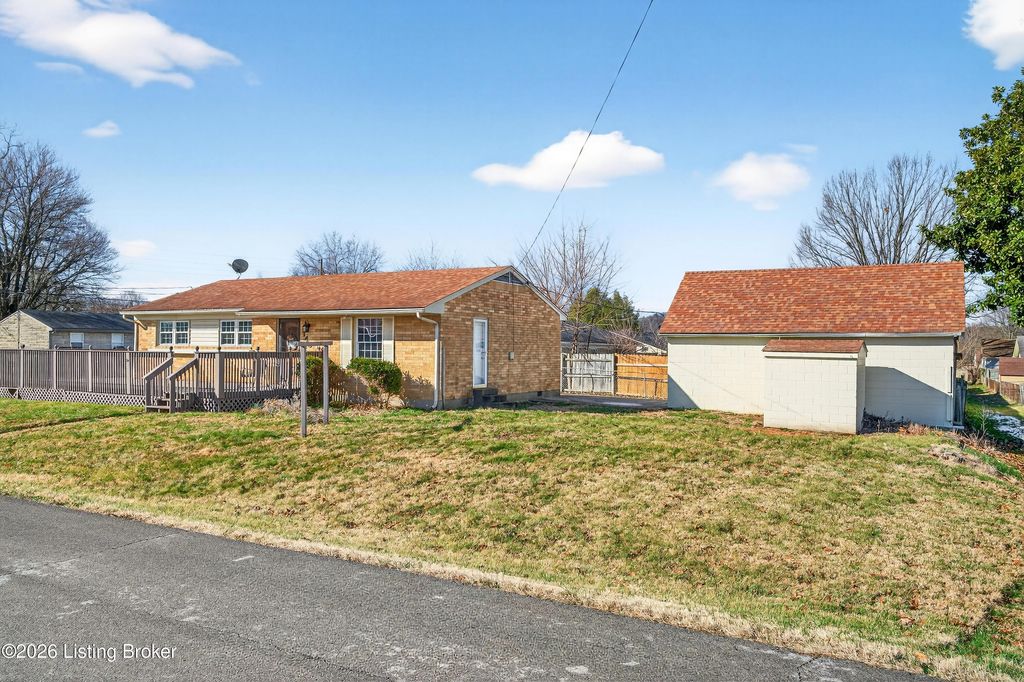 Photo of 149 N Circlecrest Dr, Louisville, KY 40229 (MLS # 1707838)