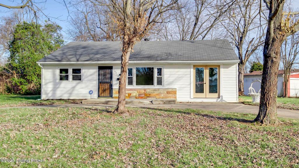 Photo of 14017 Beeston Blvd, Louisville, KY 40272 (MLS # 1705778)
