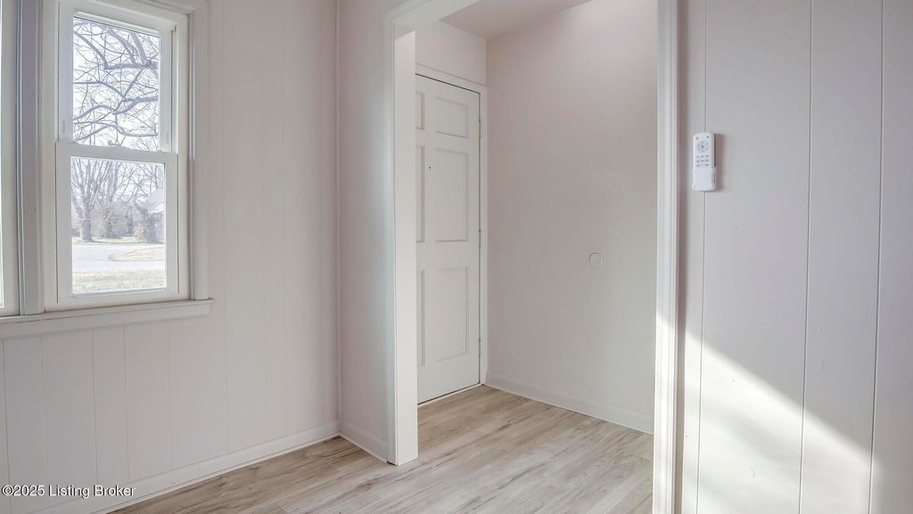 Photo of 14017 Beeston Blvd, Louisville, KY 40272 (MLS # 1705778)