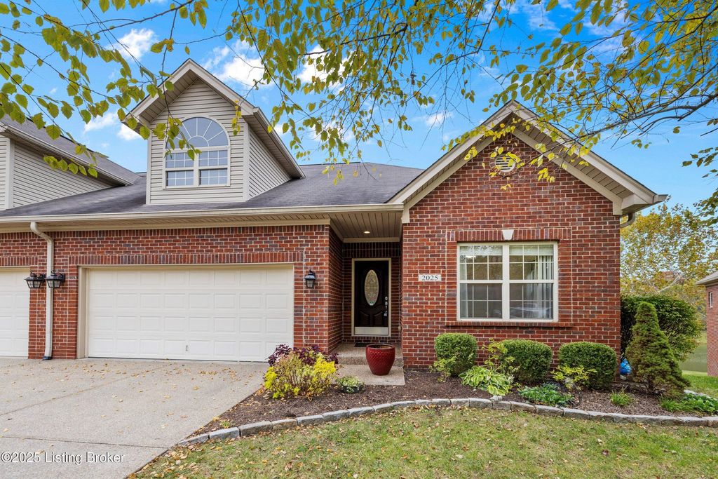 Photo of 2025 Eagles Landing Dr, La Grange, KY 40031 (MLS # 1702018)