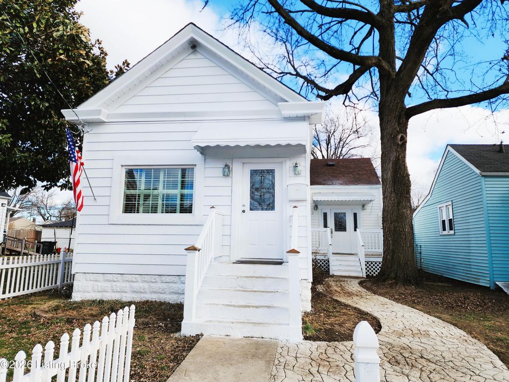 Photo of 3611 Woodruff Ave, Louisville, KY 40215 (MLS # 1707844)