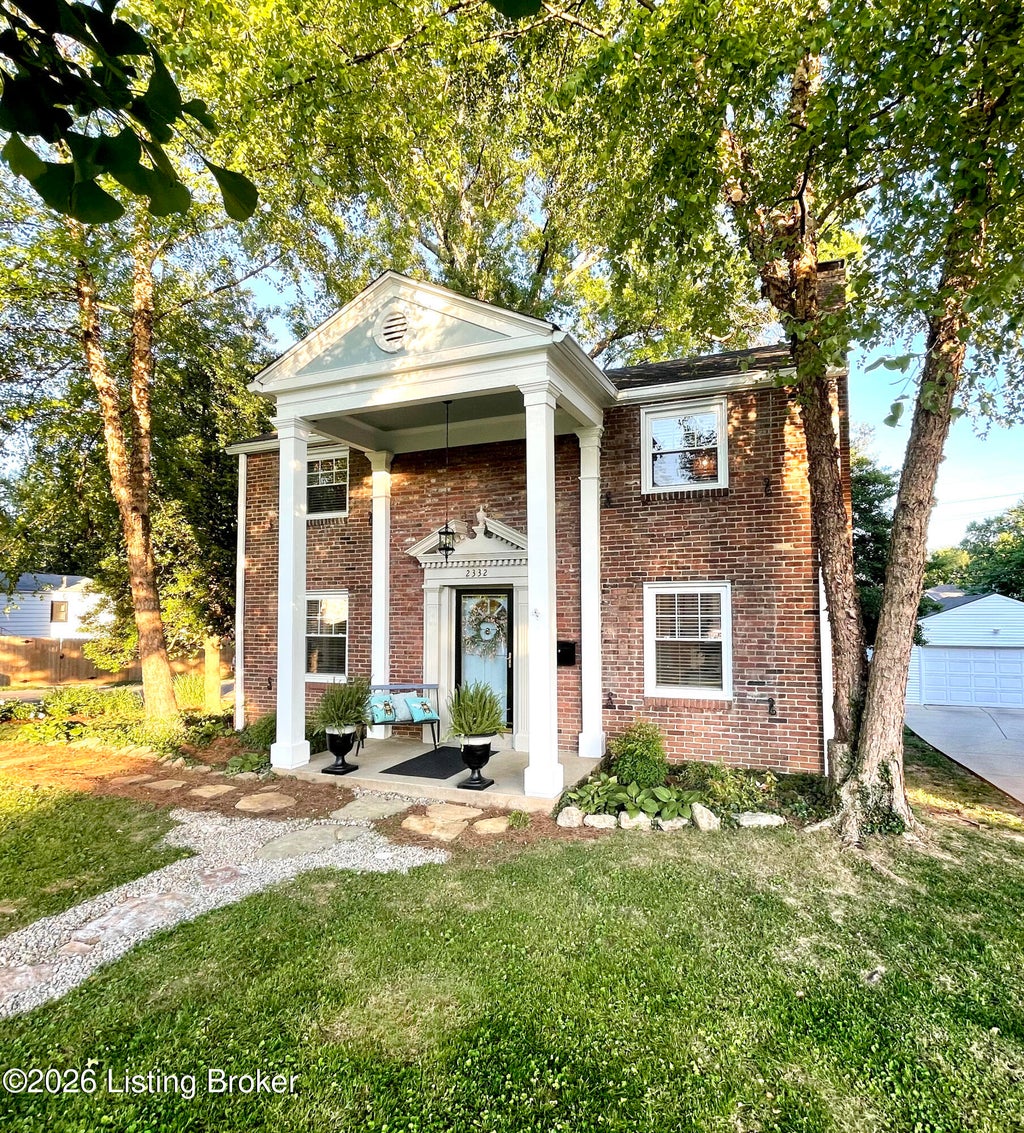 Photo of 2332 Brighton Dr, Louisville, KY 40205 (MLS # 1723557)