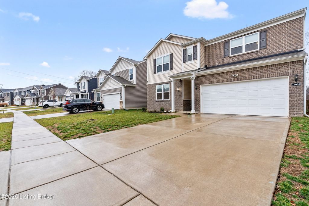 Photo of 12038 Wooden Trace Dr, Louisville, KY 40229 (MLS # 1707286)