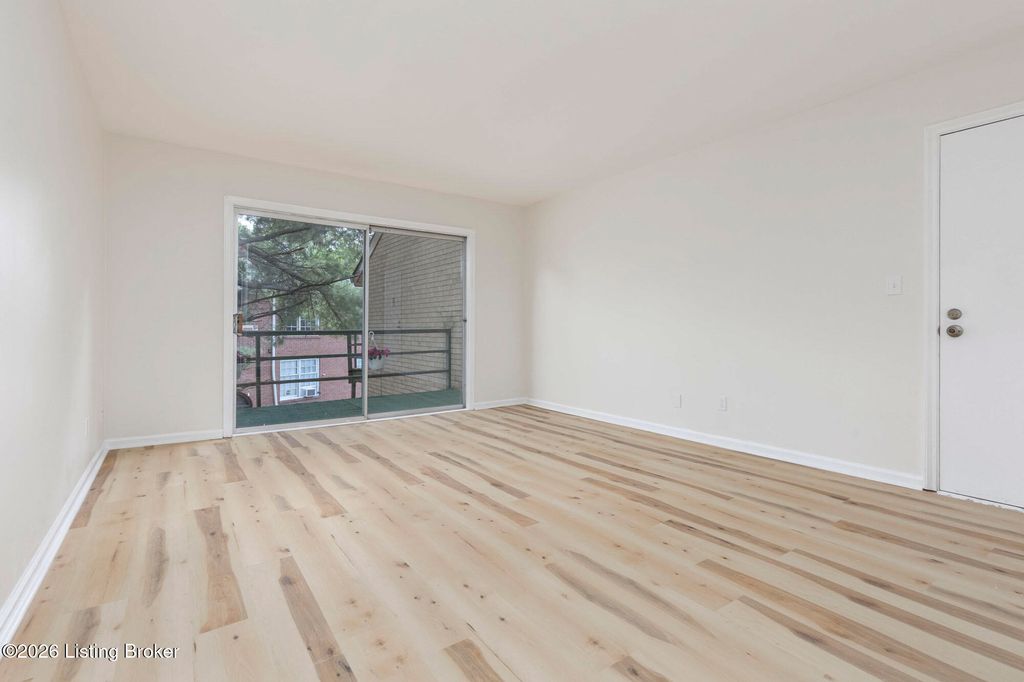Photo of 2505 Brownsboro Rd #APT B5, Louisville, KY 40206 (MLS # 1718336)