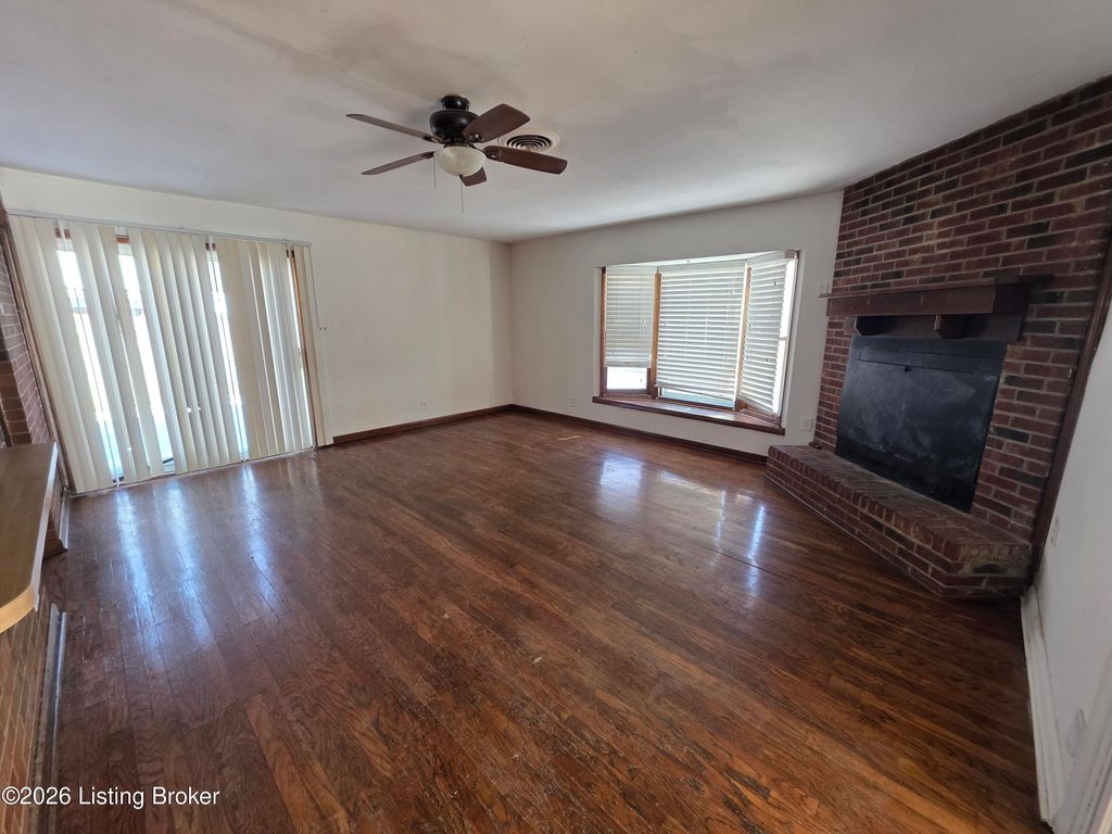 Photo of 9703 Dolphin Ct, Jeffersontown, KY 40299 (MLS # 1708264)