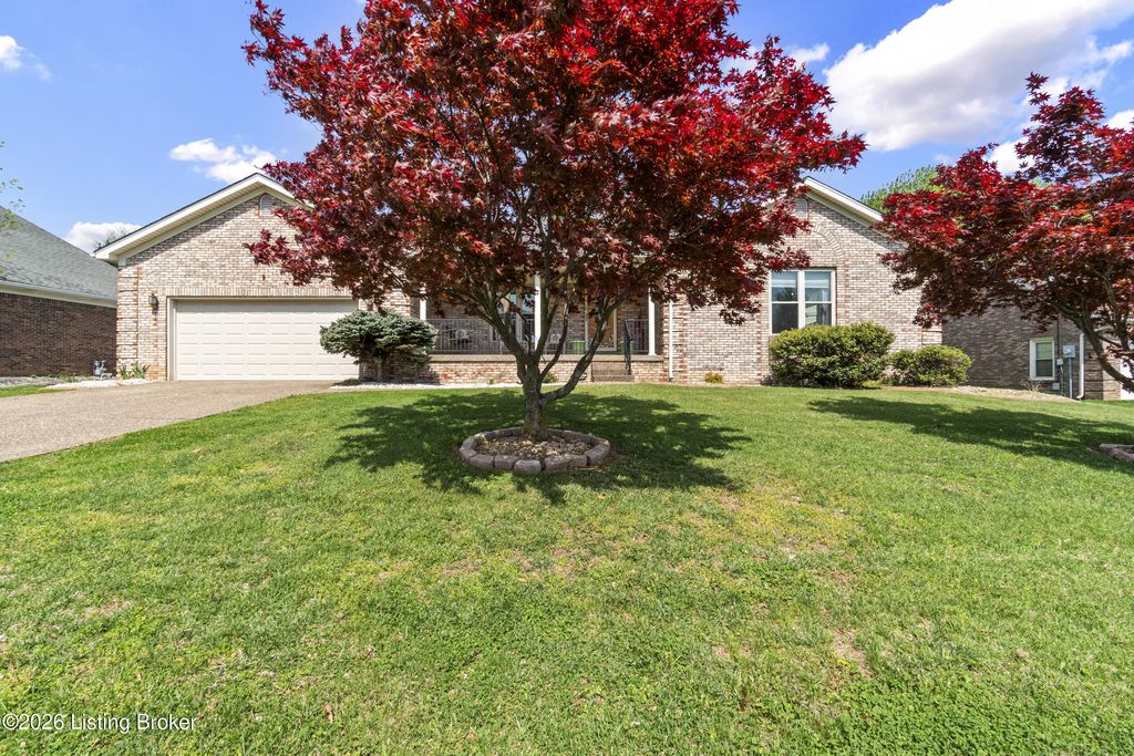 Photo of 140 Spring Lake Ct, Louisville, KY 40229 (MLS # 1714193)