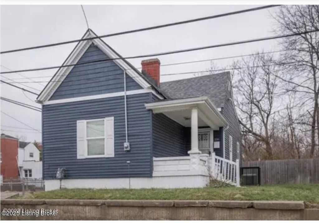 Photo of 1156 S 26th St, Louisville, KY 40210 (MLS # 1705667)